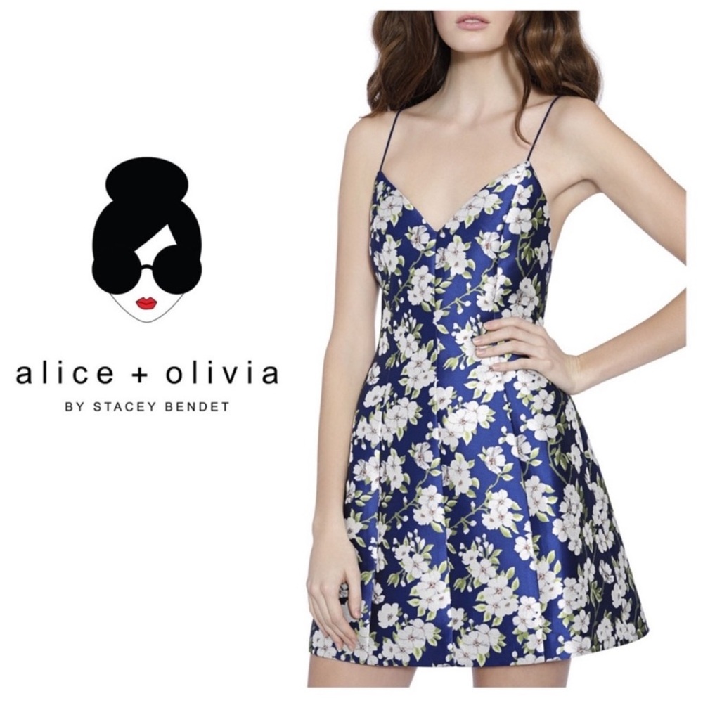 NWT Alice and OLIVIA Sz 6  Tayla Floral Structured Mini Dress